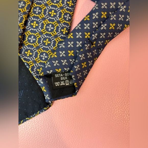 Vintage Gianni Versace Silk Tie Medusa Logo & Gold Geometric Detail - Picture 5 of 7